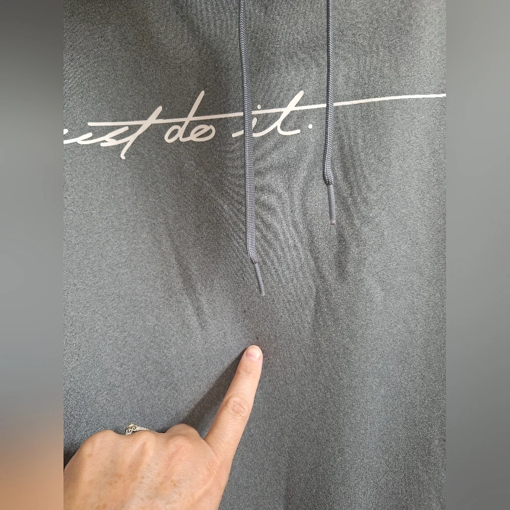 Womens NIKE Therma Hoodie Medium Gray Like New‎ Stretch Sporty